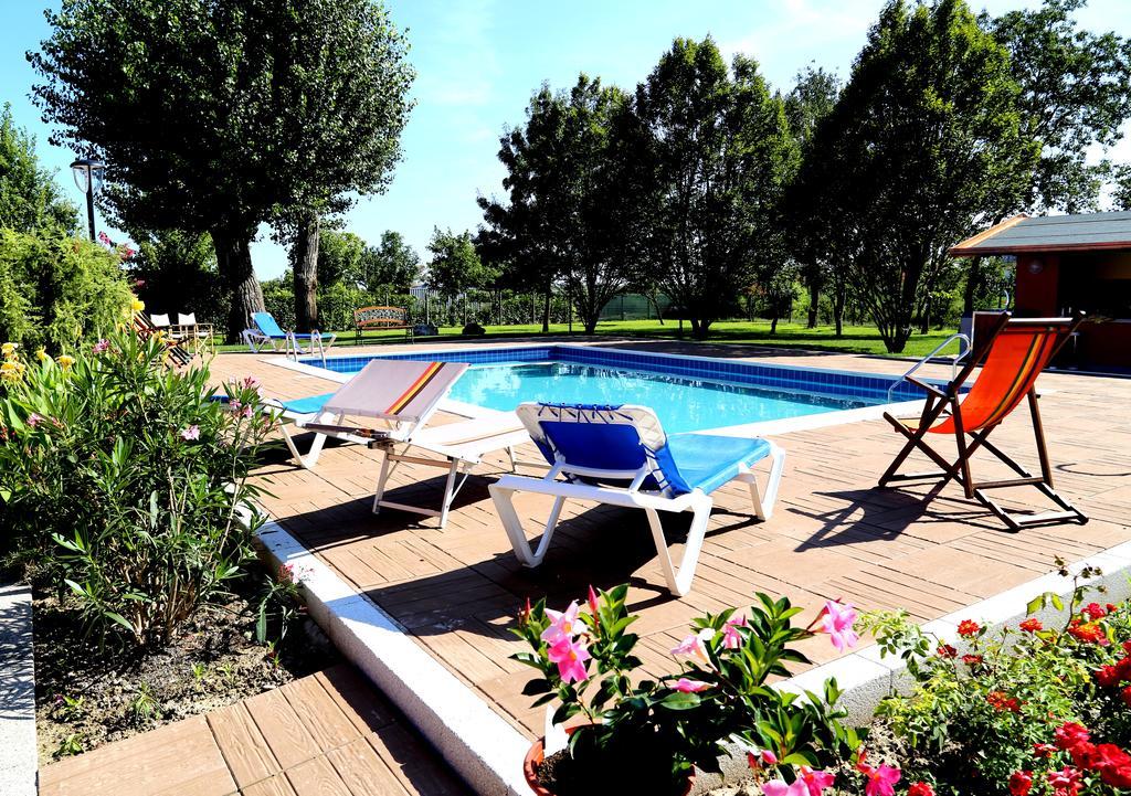 Isola Di Wight Bed and Breakfast San Michele al Tagliamento Eksteriør billede